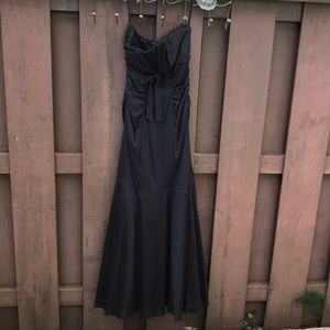 Woman’s Cache Black prom dress